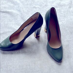 Nine West Green Heels with Gold Accents